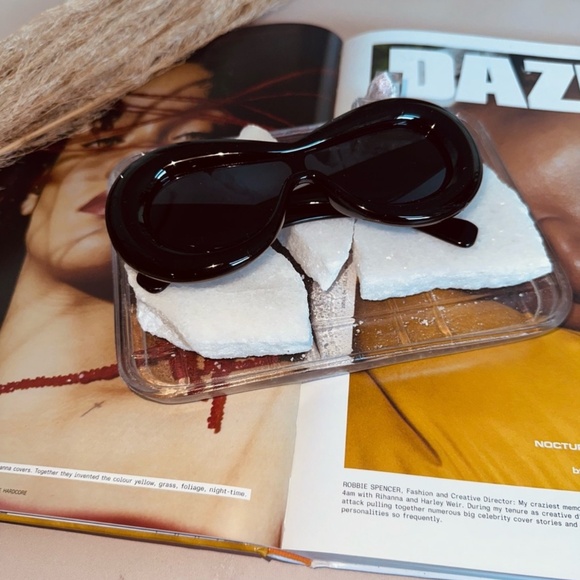 SUNGLASSES Black Bubble Frames - Picture 2 of 3